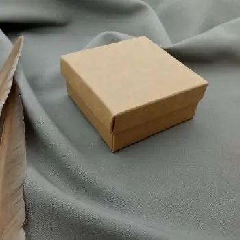 Коробочка картонна