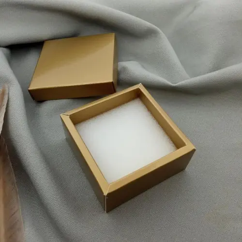 Коробочка картонна